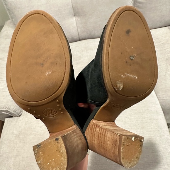 Lucky Brand Heels - Picture 6 of 7